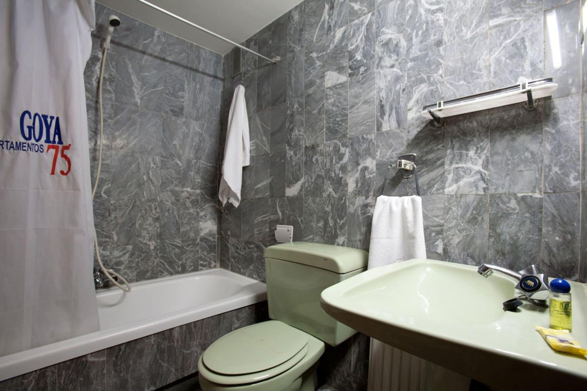 Apartamentos Goya 75 Madrid Eksteriør billede