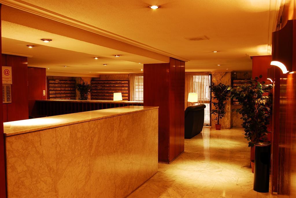 Apartamentos Goya 75 Madrid Eksteriør billede